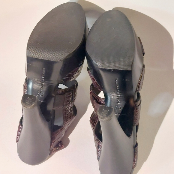 Bottega Veneta burgundy crocodile stamped leather platform heels, EU40.5, EUC - Picture 10 of 15